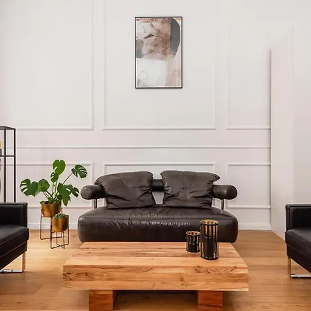 90sqm 2br Biz Loft - 5min Station Apartmán