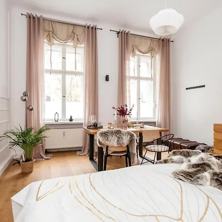 90sqm 2br Biz Loft - 5min Station Apartamento