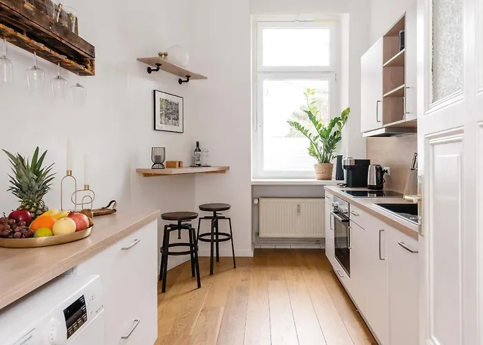 90sqm 2br Biz Loft - 5min Station Lägenhet Berlin