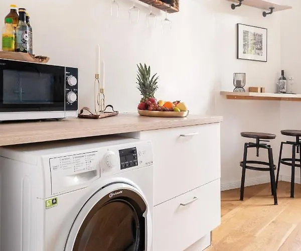 Apartmán 90sqm 2br Biz Loft - 5min Station *