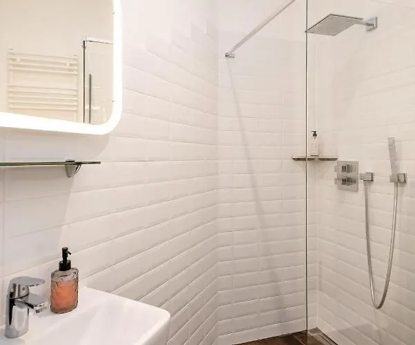 90sqm 2br Biz Loft - 5min Station