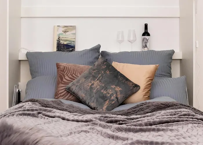 90sqm 2br Biz Loft - 5min Station