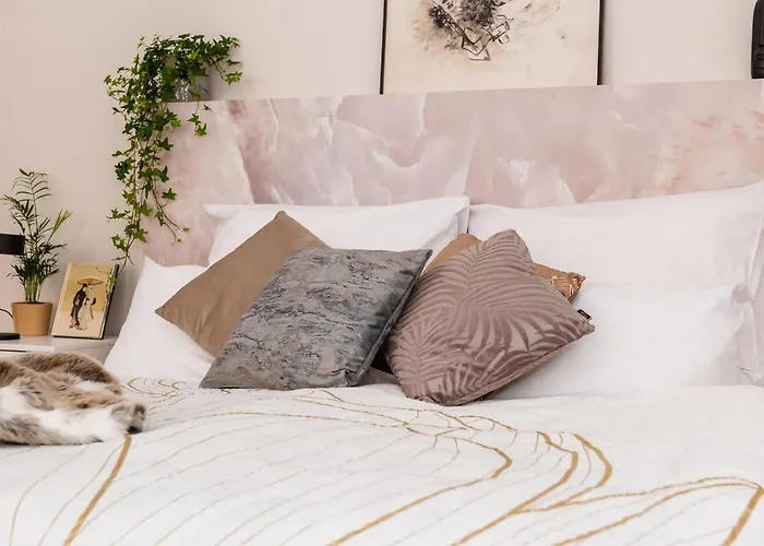 90sqm 2br Biz Loft - 5min Station Apartamento