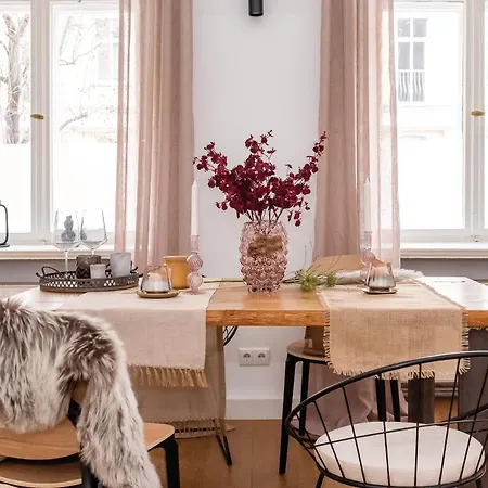 Apartman 90sqm 2br Biz Loft - 5min Station Berlin