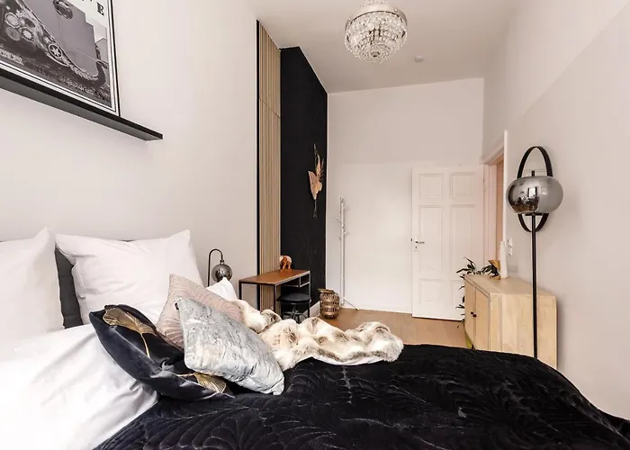 90sqm 2br Biz Loft - 5min Station Apartman Berlin